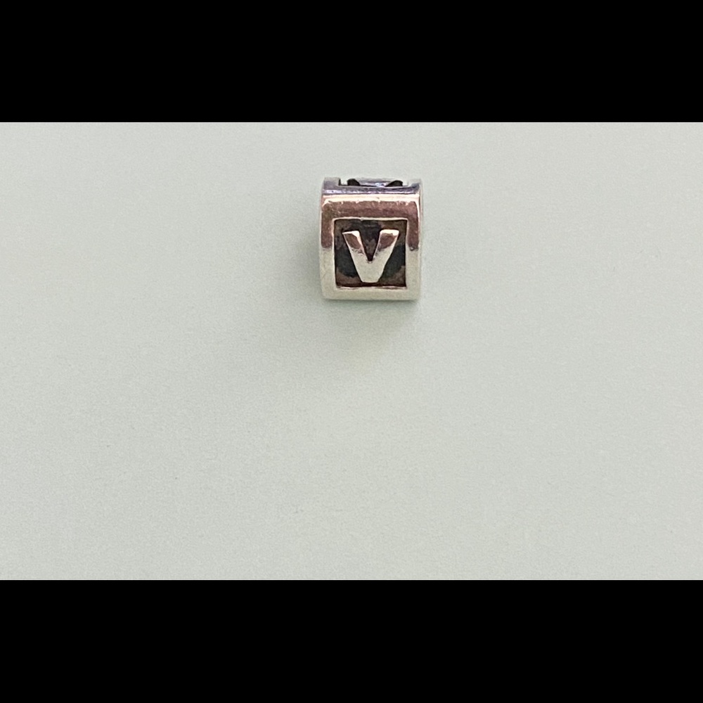 Pandora Charm - Letter V